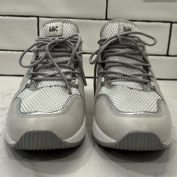 MICHAEL KORS Scout Sneakers Leather Wedge Heel Lace Up Silver Metallic 8M - Picture 11 of 16